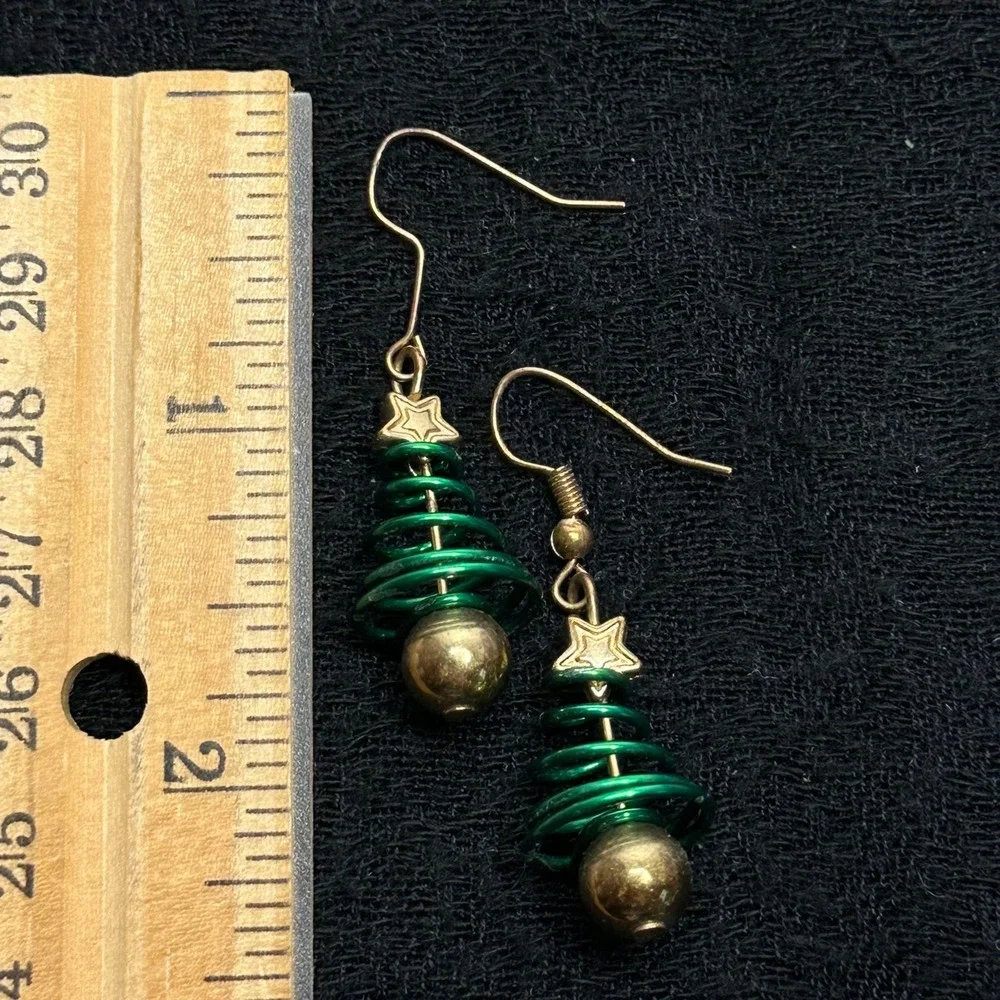 Christmas Tree Dangle Earrings Green Wire Spiral Gold‎ Tone Star Holiday